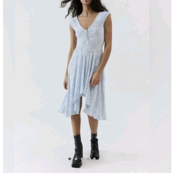 NWT Urban Outfitters silence & noise Corina Velvet Short Sleeve Mini Dress Small - Picture 1 of 10
